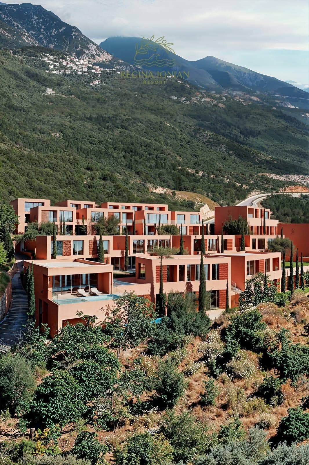 Regina Ionian - Palasë